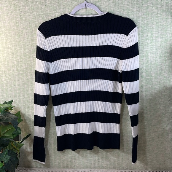 LAUREN JEANS COMPANY SWEATER - Picture 4 of 4